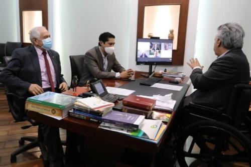 Ecuador negocia en busca de remontar su mal récord crediticio